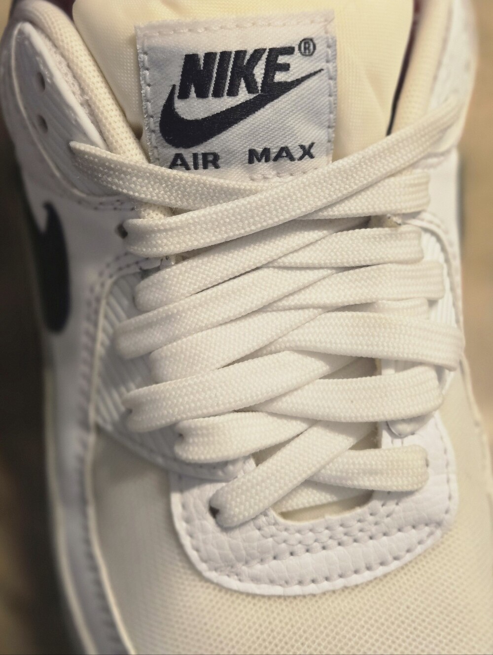 Nike Air Max White  Sneakers with Black Swoosh Womens 9 - Picture 10 of 16